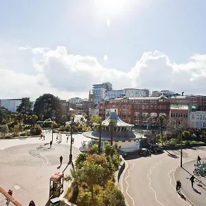 richmond-views-town-center-3-bedrooms.bournemouth-hotels.org/