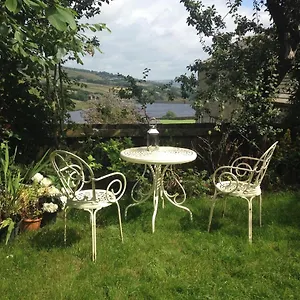 Bijou In Bronte Country With Wood-burning Stove & Hot Tub Holiday home
