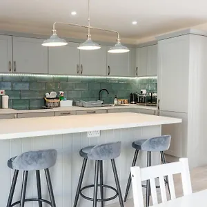 stylish-4-bed-newly-renovated-home-in-nottingham.hotelsin-nottingham.com/